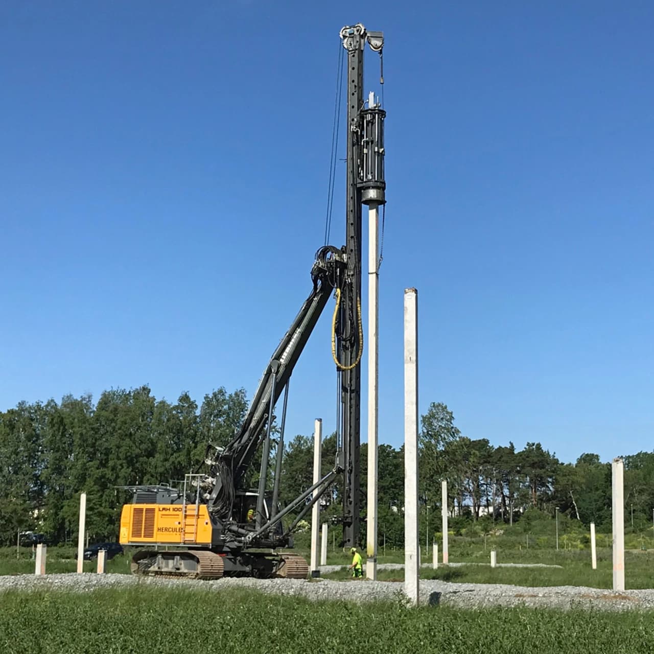 Liebherr LRH 100 с гидромолотом